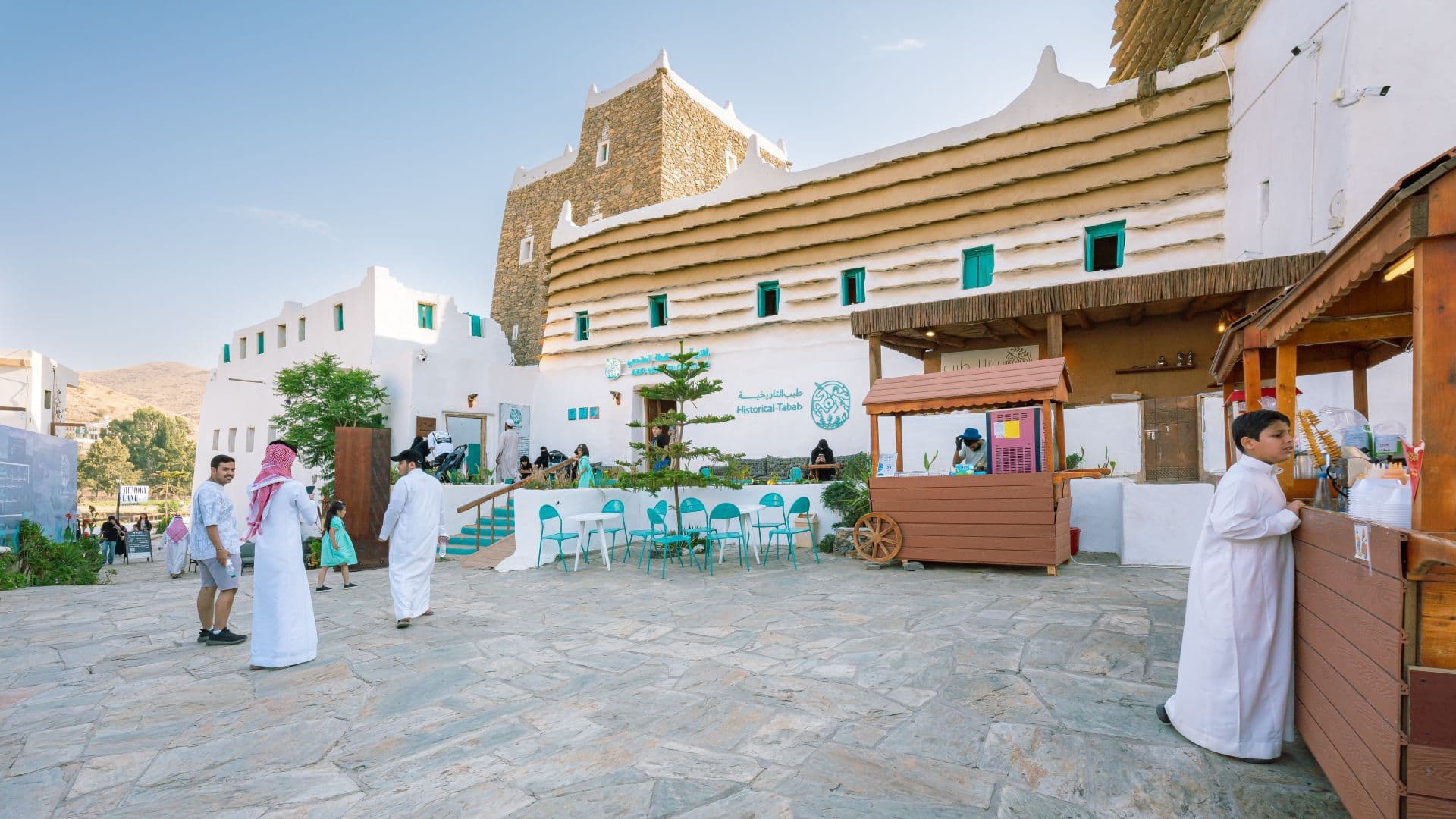 Head to the historic Tabab and enjoy visiting the palaces of Abu Nuqta al-Mutahmi