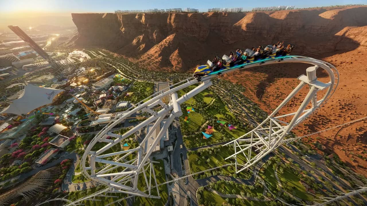 3-night stay in a 5-star hotel with Six Flags tickets for three people